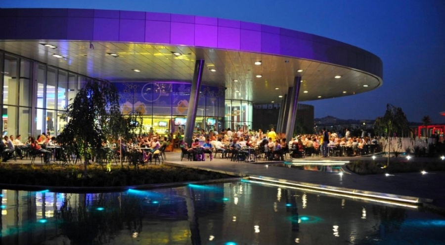 Türkiye'nin 4. büyük AVM'si satılıyor