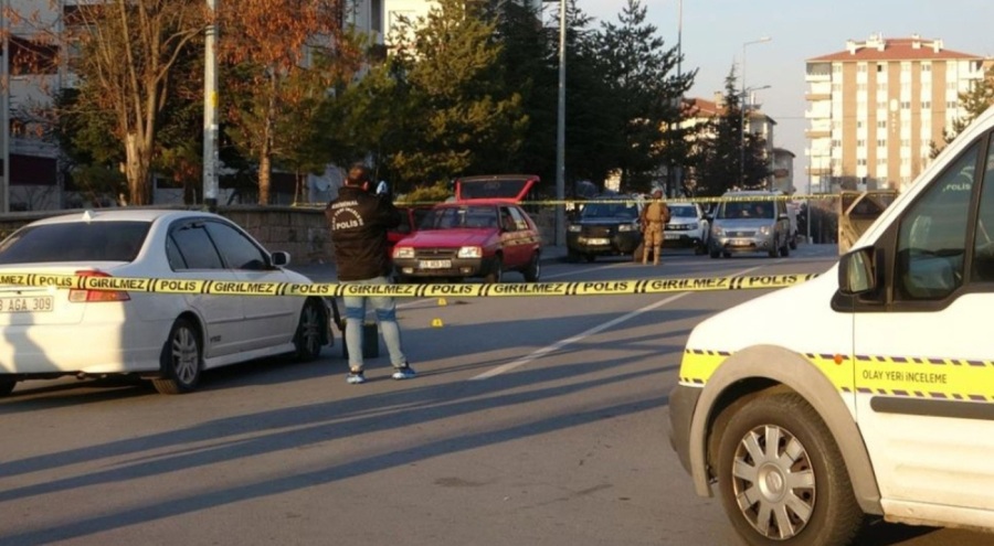 Karakol çıkışında silahlı kavga: Yaralılar var