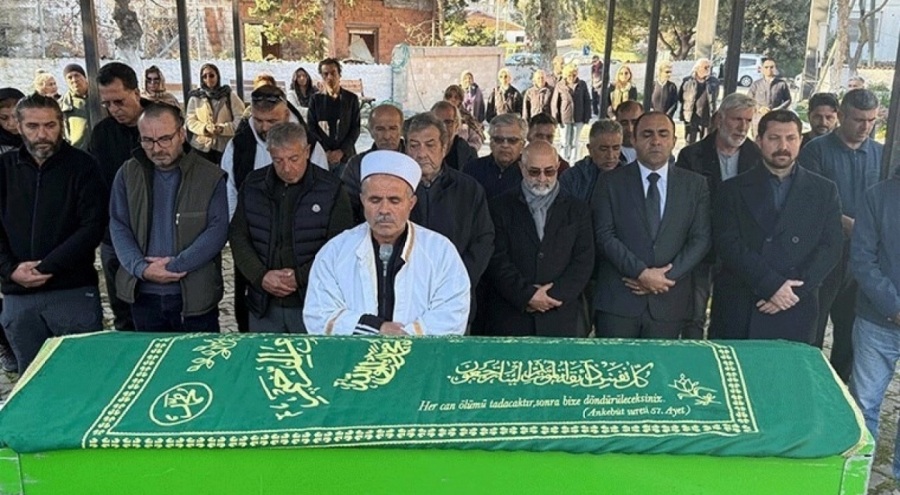 Tiyatro ve seslendirme sanatçısı Sezai Altekin son yolculuğuna uğurlandı