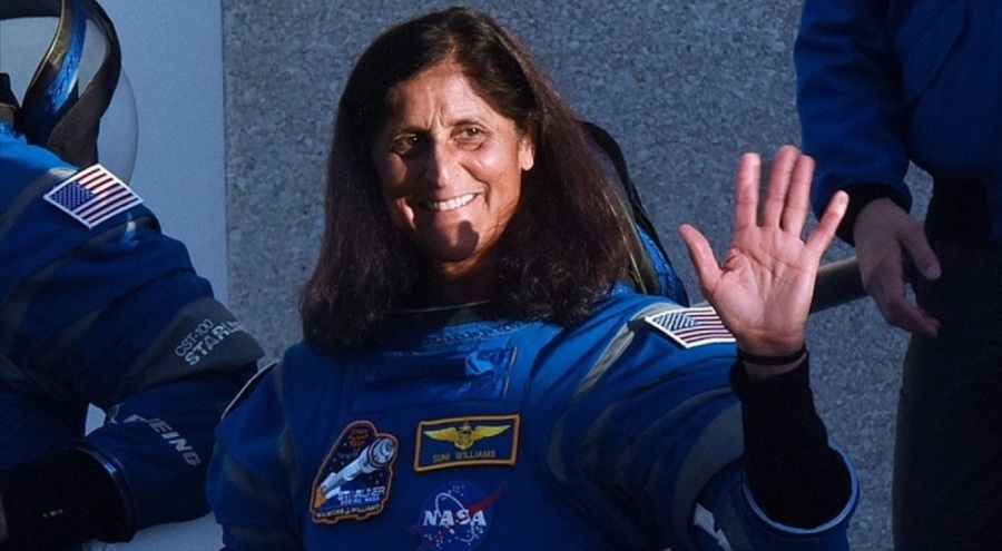 ABD'li astronot Suni Williams, uzayda en uzun yürüyüşü yapan kadın oldu
