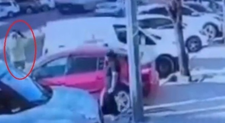 Kargo aracından cep telefonu çaldılar