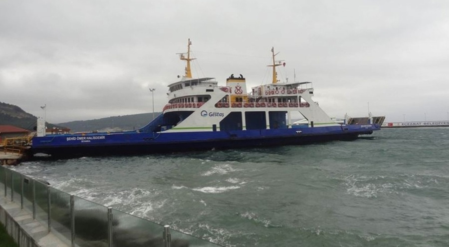 Çanakkale'de deniz ulaşımına fırtına engeli: Yarınki bazı seferler iptal