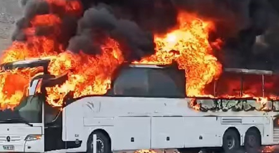 Batman'da yolcu otobüsü cayır cayır yandı!