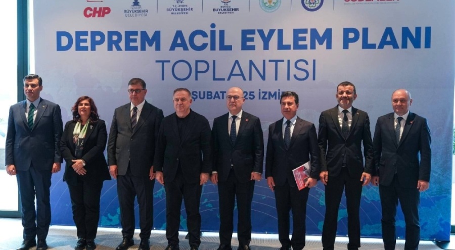 Ege'deki CHP'li belediyeler İzmir'de "Deprem Acil Eylem Planı Toplantısı" için bir araya geldi