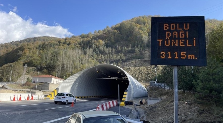 Bolu Dağı Tüneli kesiminde 10 araçlı zincirleme kaza!