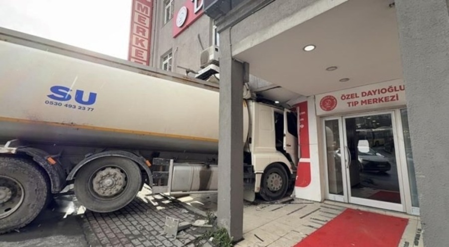 Su tankeri, tıp merkezine girdi