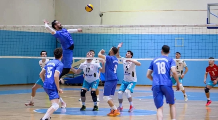 Karacabey Belediyespor voleybolda şampiyonluğu istiyor