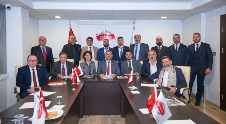 ANASİAD'da Hakan Birkan, üyelerin oy birliğiyle bir dönem daha başkan seçildi