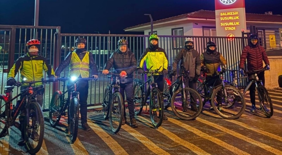 6 Şubat depremlerinde hayatını kaybedenler için bisiklet sürdüler