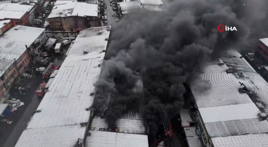 Başakşehir Çevre Sanayi Sitesi'nde yangın!