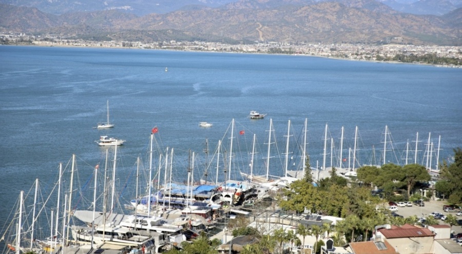 Kuvvetli rüzgar nedeniyle tekne battı