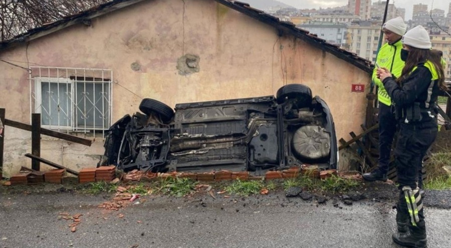 Ataşehir'de cip evin bahçesine uçtu