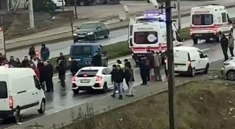 Tır ile sürücü kursu aracı çarpıştı: 4 yaralı