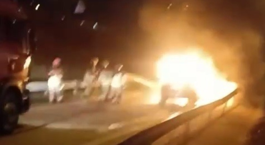 Bursa'da otomobil alevlere teslim oldu