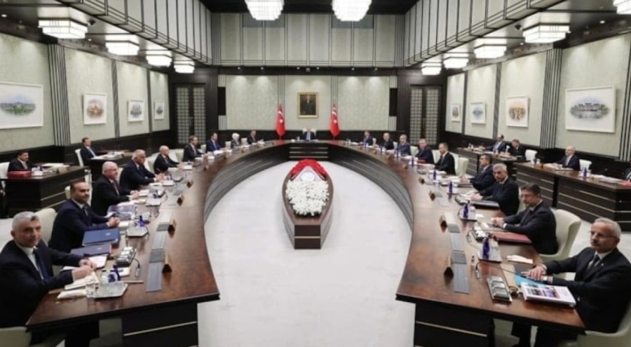 Kulis bilgisi! 3 bakanlık bölünecek iddiası