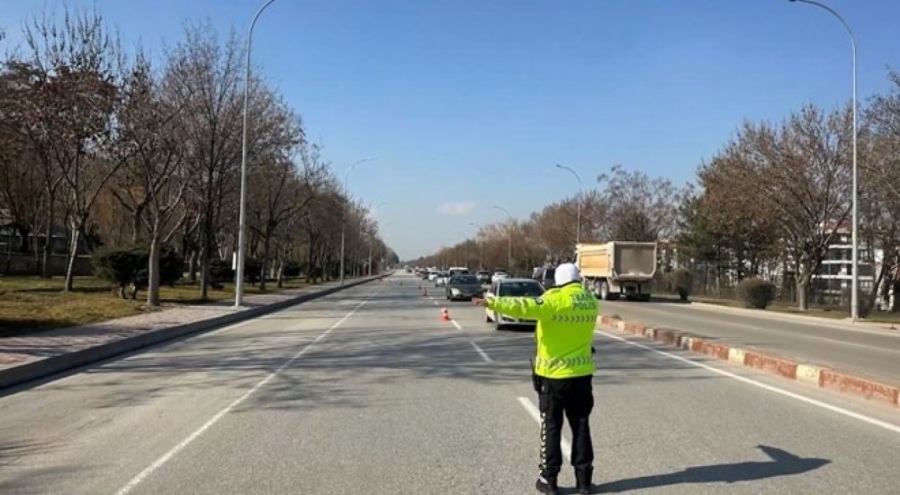 3 milyon 145 bin araçta denetim, 487 bin 127 sürücüye ceza kesildi