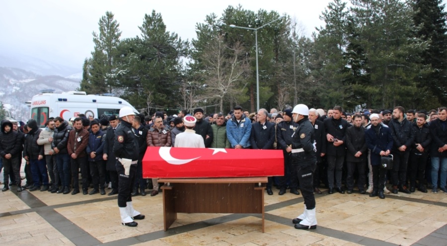 İzmir'de motosiklet kazasında ölen polis memurunun cenazesi Bursa'da toprağa verildi