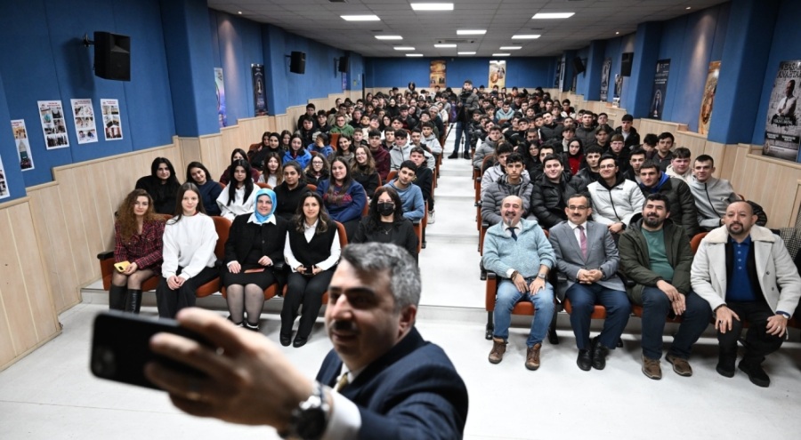 Yıldırım Belediye Başkanı Yılmaz öğrencilerle bir araya geldi