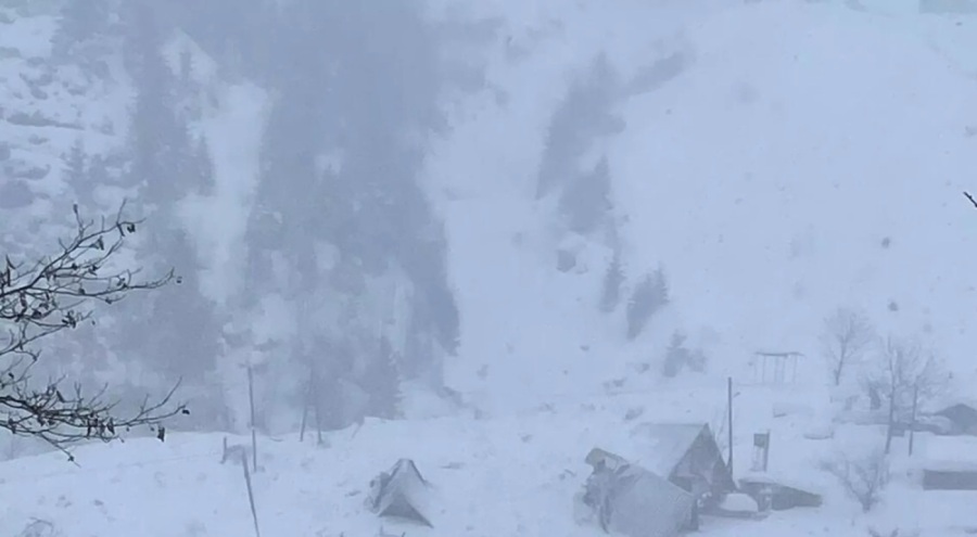 Japonya'da kaplıca otellerinde çığ alarmı