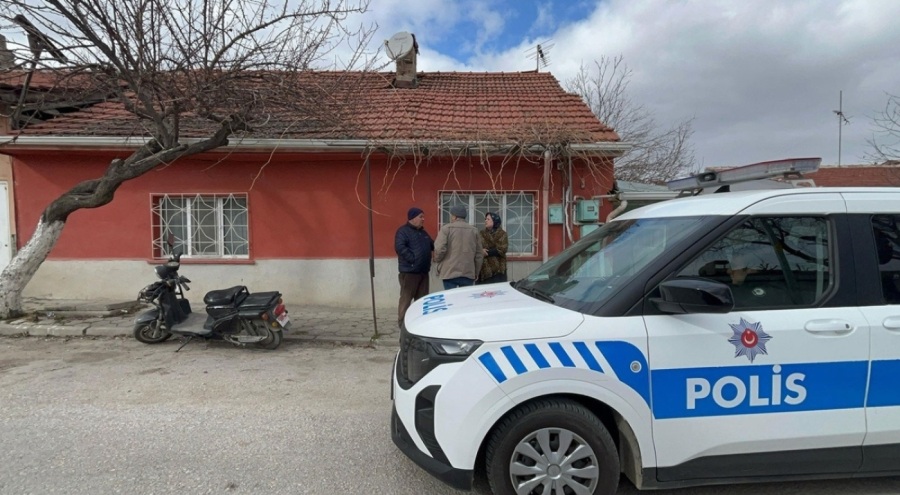 Bir hafta önce hayatını kaybeden adamın bedeninin bir kısmını fareler yemiş