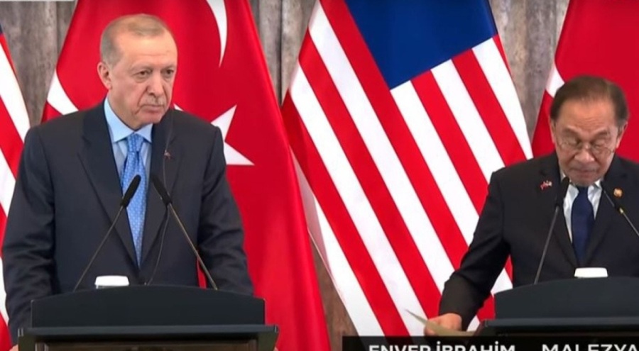 Cumhurbaşkanı Erdoğan'dan Malezya'da açıklamalar: 11 anlaşma imzaladık