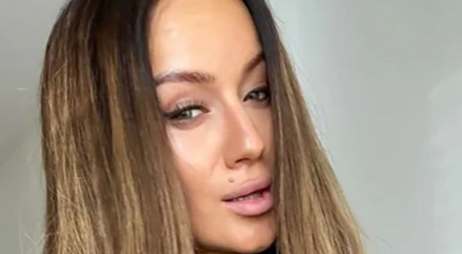 Şoke eden olay! 28 yaşındaki kadın göğüs büyütme ameliyatından sonra kel kaldı