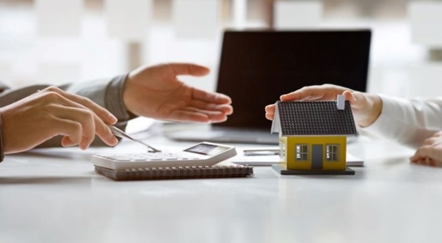 Konut kredisi faizleri frene bastı