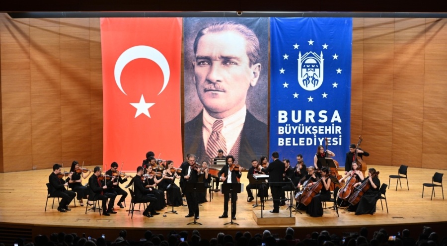 Bursa Oda Orkestrası, ilk konseriyle sanatseverlerle bir araya geldi