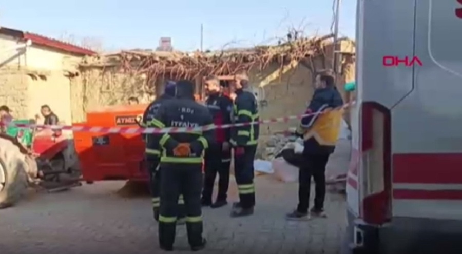 Yem karma makinesine düşerek can verdi