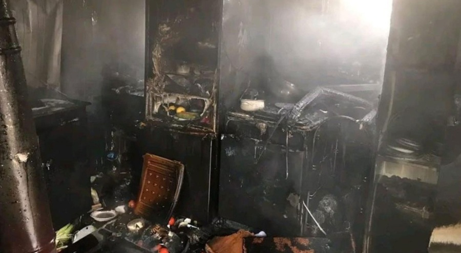 Depremzedelerin kaldığı konteynerda yangın paniği!