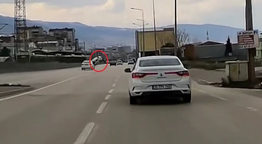Bursa'da metro hattının duvarına çarpıp ölen sürücünün kaza anı ortaya çıktı