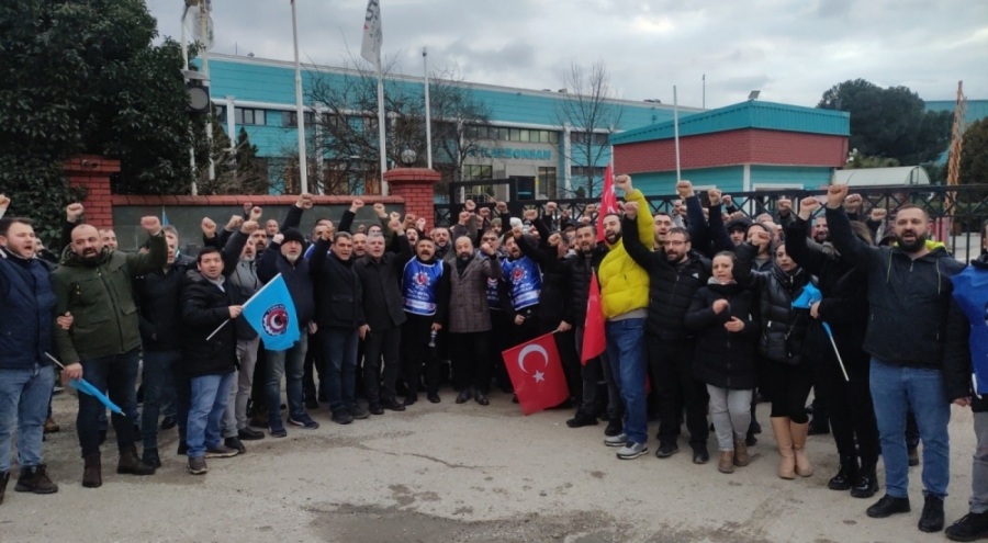 Bursa'da faaliyet gösteren Karbosan sendikalandı, işçiler kutladı