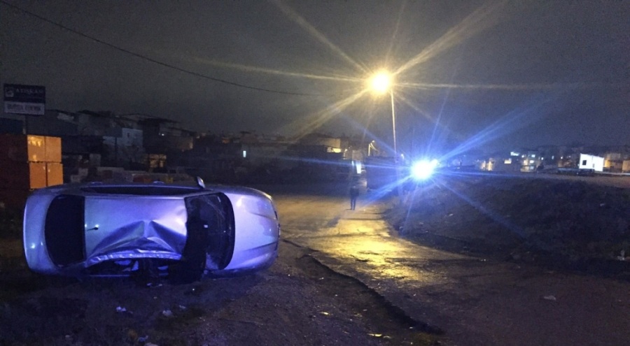 Bursa'da kontrolden çıkan otomobil takla attı: 2 yaralı