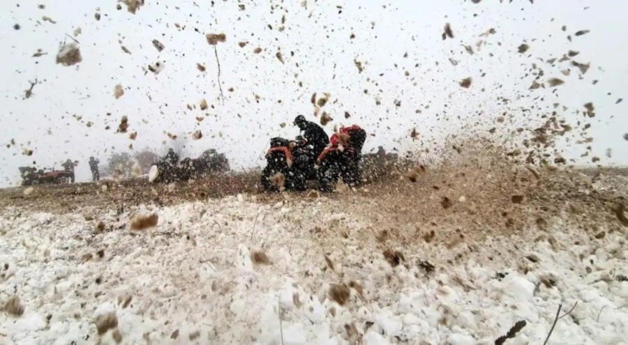 Bursa'da ATV tutkunlarının karda zorlu mücadelesi