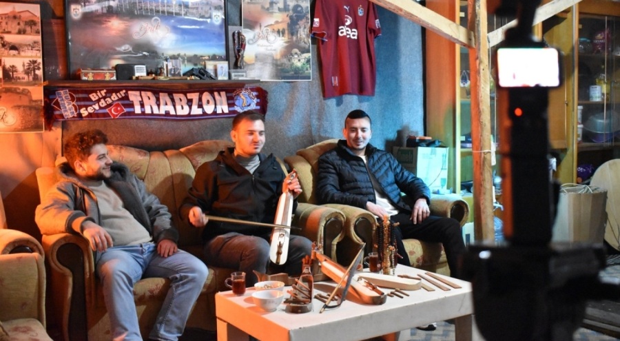İznik'te dededen toruna uzanan kemençe ustalığı konuşuldu