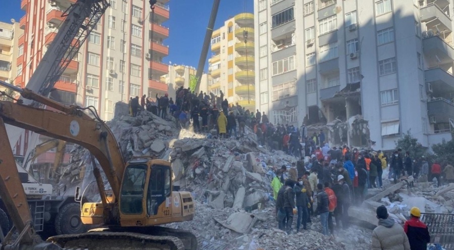 Depremde 96 kişiye mezar olmuştu! 7 eski kamu görevlisine dava