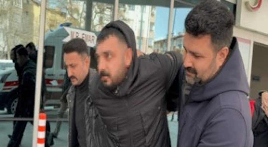 Eşinin boşanma dilekçesini yazan arzuhalciyi kurşunlattı