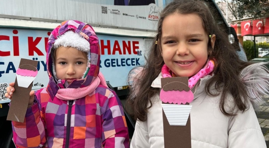 Osmangazi'de çocuklar kendi kitap ayraçlarını tasarladı