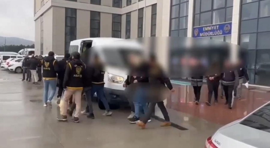 Bir kadını 35 milyon TL dolandıran şüphelilere 'KILIÇ-1' operasyonu; 5 tutuklama