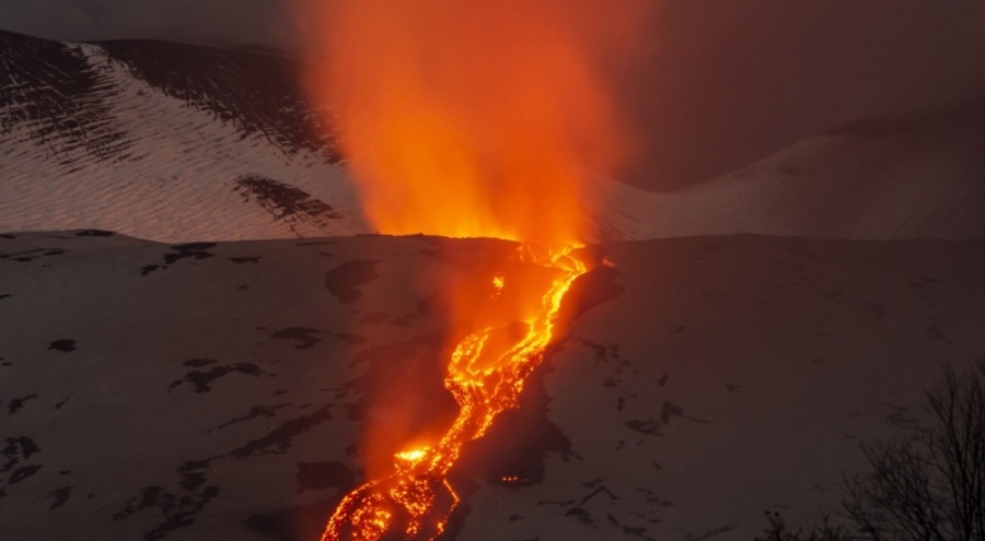 Etna Yanardağı harekete geçti!