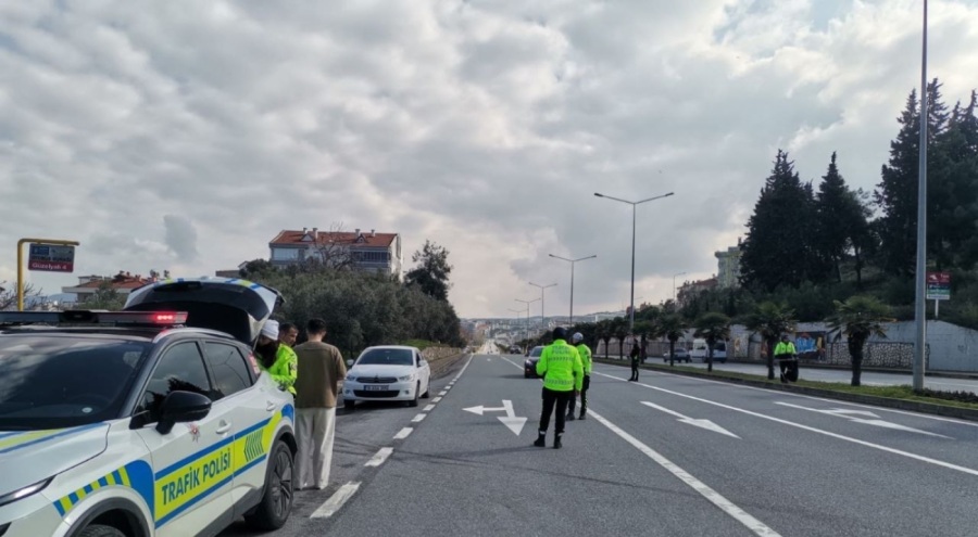 Bursa'daki trafik denetimi! 17 sürücüye ceza