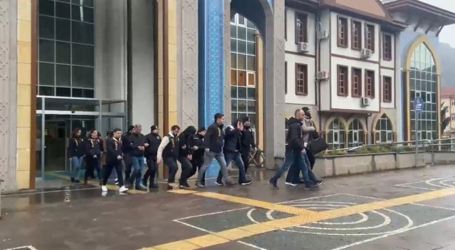81 ilde 16 bin kişiyi dolandıran şebeke çökertildi