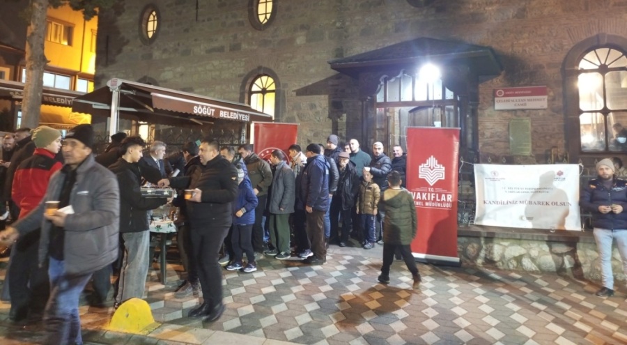 Vakıflar Bursa Bölge Müdürlüğü'nden salep ve kandil simidi ikramı