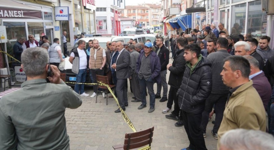 Öldürdüğü kişilerin ailesine "sabır" diledi, mahkeme salonu karıştı