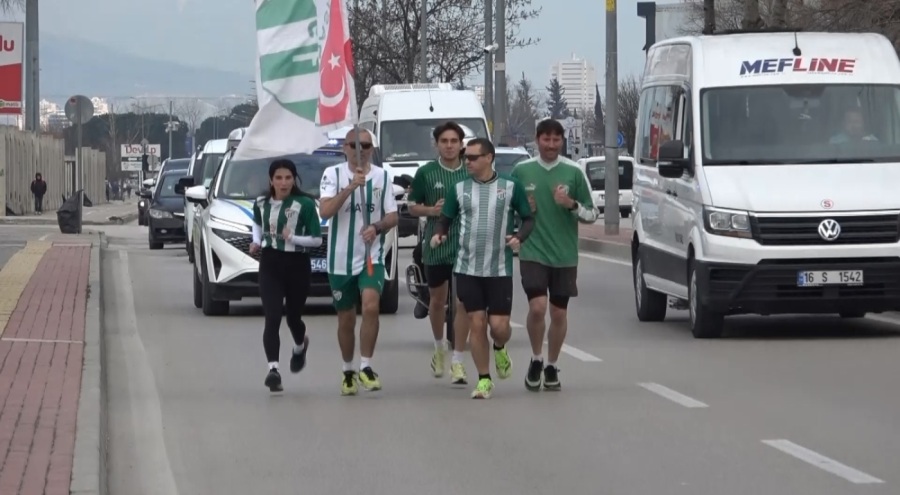 Bursa'da Sevgililer Günü'nde Bursaspor için koştular