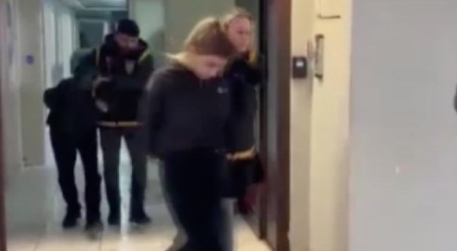 Zorla alıkoydukları kadını döven 2 şüpheli gözaltına alındı