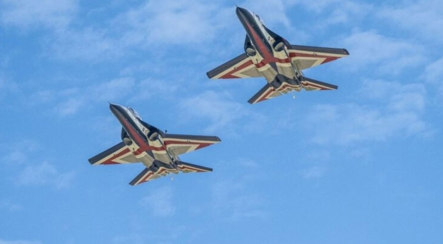 Tayvan'da yerli eğitim uçağı okyanusa düştü