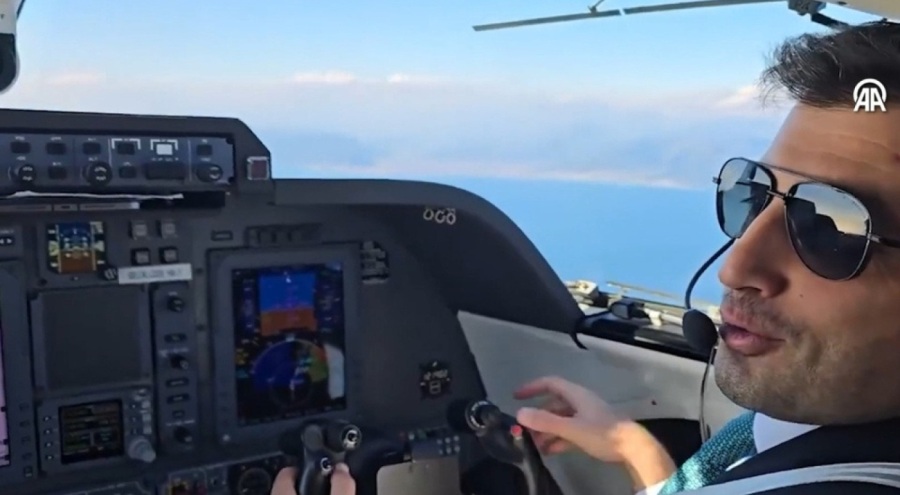 Selçuk Bayraktar pilot koltuğunda