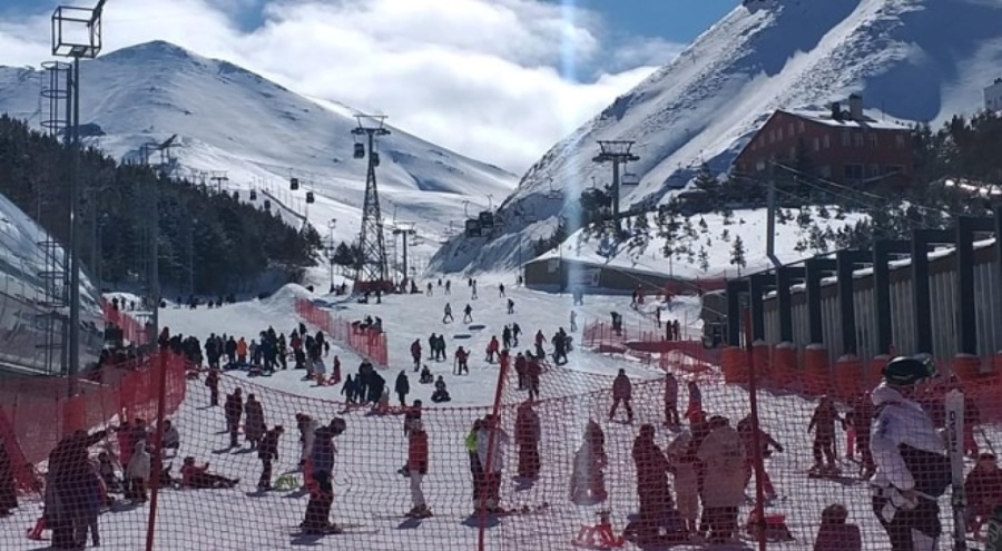 Palandöken'de kayakçılara kapalı olan alana çığ düştü