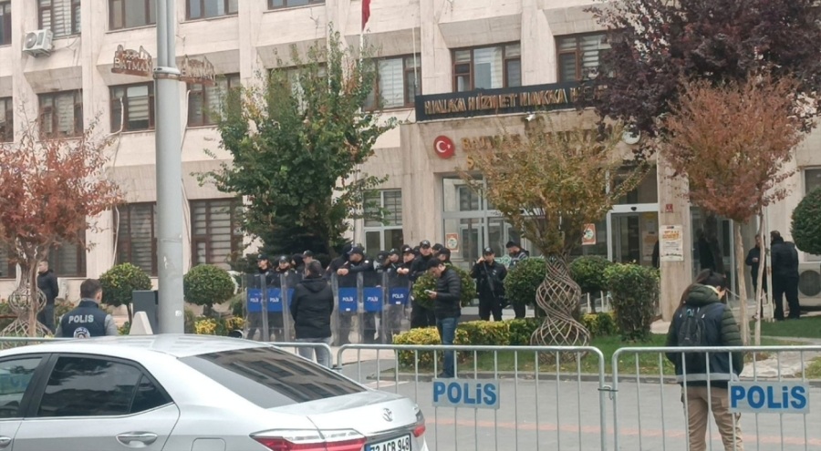 Batman Belediyesi'nde usulsüz işe alındığı belirtilen 112 kişinin sözleşmesi feshedildi